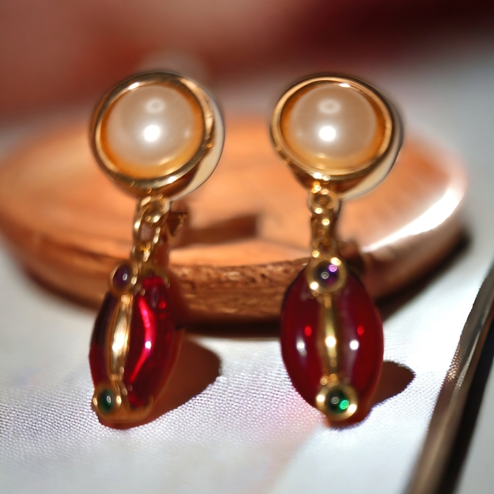 Swarovski Crystal and Pearl clip-on earrings multicolor Goldtone